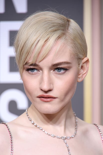 El pixie perfecto de Julia Garner. La ganadora del Globo por su trabajo en Orzak lució un corte de pelo impecable. Tanto que parece hecho para llevar directamente al peluquero.