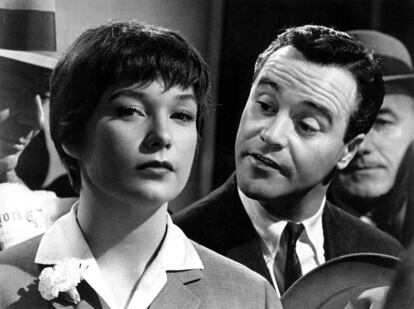 El filme favorito de Carlos Boyero. Tragicómica, enternecedora, memorable. Billy Wilder en la dirección; Jack Lemmon y Shirley McLaine como protagonistas. Obra maestra absoluta.