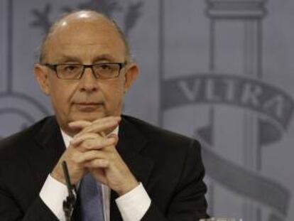 El ministro de Hacienda, Cristóbal Montoro, durante la rueda de prensa posterior a la reunión del Consejo de Ministros.
