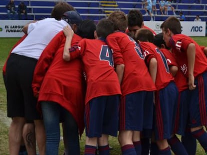 Jugadores de una cantera antes de comenzar un torneo nacional.