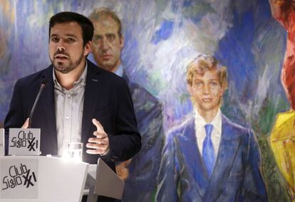 El candidato de Izquierda Unida-Unidad Popular a la Presidencia del Gobierno, Alberto Garz&oacute;n, durante la conferencia que ha ofrecido hoy en el Club Siglo XXI. 