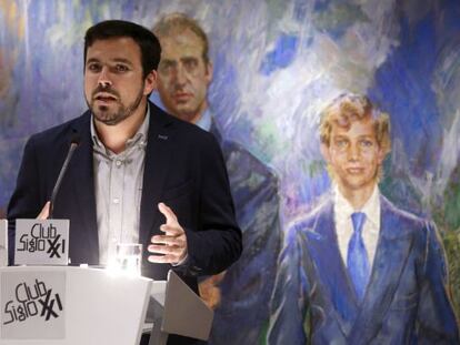 El candidato de Izquierda Unida-Unidad Popular a la Presidencia del Gobierno, Alberto Garz&oacute;n, durante la conferencia que ha ofrecido hoy en el Club Siglo XXI. 