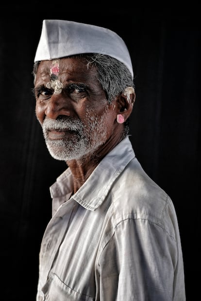 Devaram Gopale, 63, is from Pune and has been working as a 'dabbawala' for 22 years.