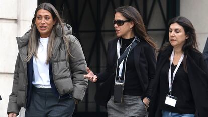 La diputada de Junts, Míriam Nogueras, llega al Congreso antes de la investidura de Pedro Sánchez.