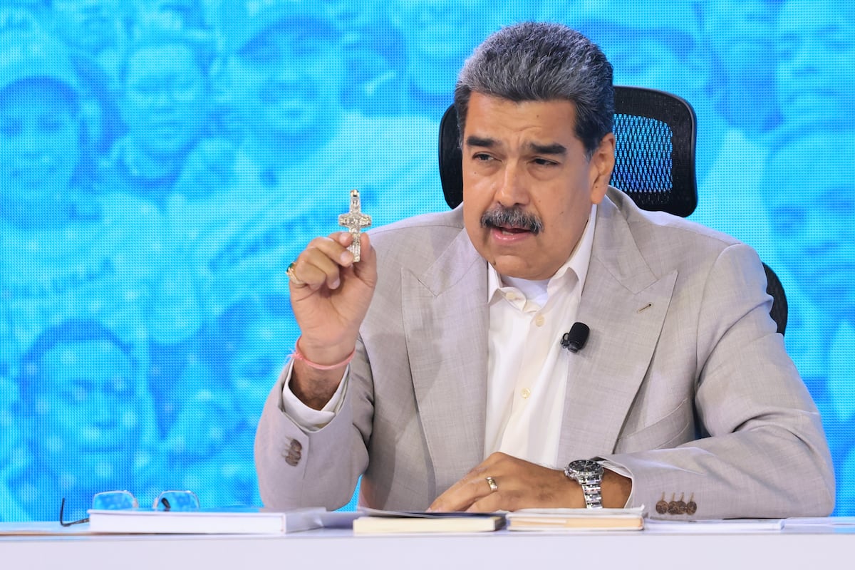 Maduro moviliza a cuatro millones de milicianos como respuesta a los destructores enviados por Estados Unidos ante sus costas