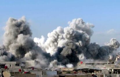 Bombardeo del r&eacute;gimen en Alepo, este jueves.