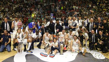 La plantilla del Real Madrid tras el triunfo.