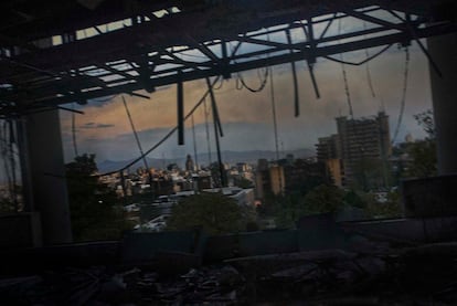 Solo en Teherán más de 8.000 edificios han sido dañados por la guerra con Israel y EE UU, y 400 quedaron destruidos. Sus habitantes han sido realojados en hoteles, viviendas de familiares y edificios públicos.