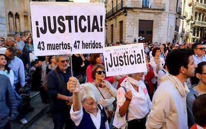 Una de las concentraciones convovadas por la AVM3J en la plaza de la Mare de Deu de Valencia.