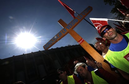 Manifestantes en defensa de la minería del carbón ha partido hoy desde las inmediaciones del estadio Santiago Bernabéu dirección Ministerio de Industria