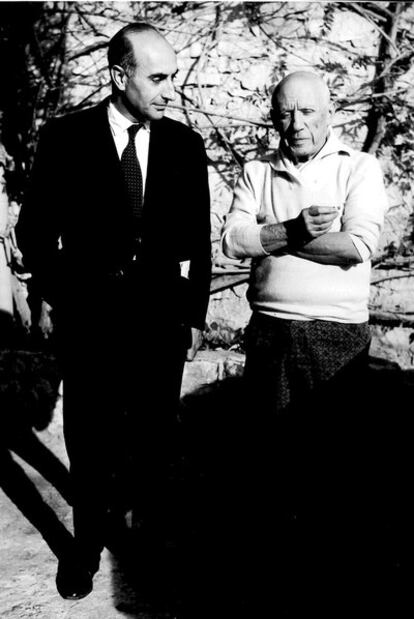 Josep Palau i Fabre y Pablo Picasso, en Mougins (1965).