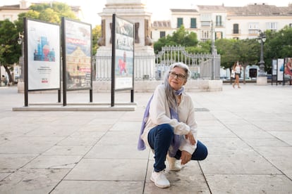 Kiti Mánver en la Plaza de la Merced, en Málaga, este domingo.