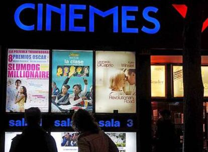 Cartelera de un cine en Barcelona.