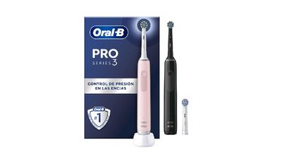 Dos cepillos con cabezal redondo para limpiar en profundidad. ORAL-B.