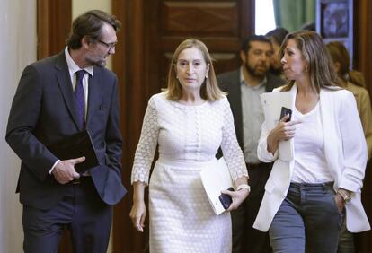 La presidenta del Congreso, Ana Pastor, tras la reunión de la Junta de Portavoces.