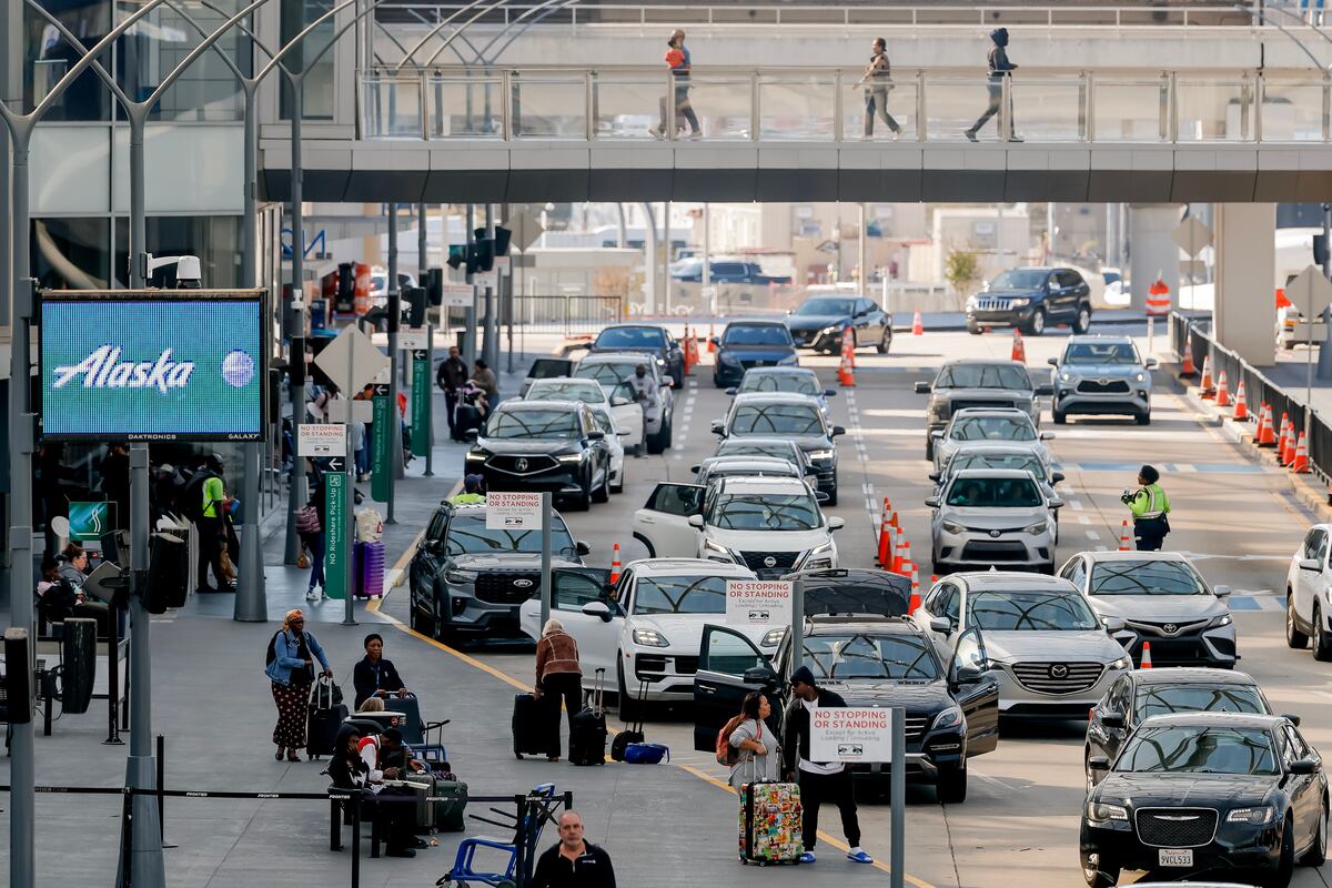 Estados Unidos reduce un 10% el tráfico aéreo en varios aeropuertos por el cierre del Gobierno federal