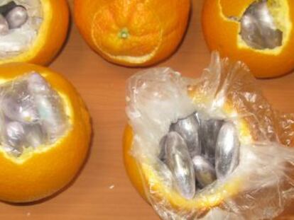 Naranjas intervenidas en Algeciras con bellotas de hachís en su interior.