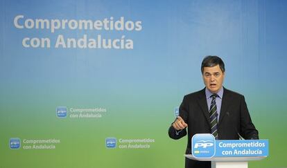 Carlos Rojas en la sede del partido popular de Andaluc&iacute;a.