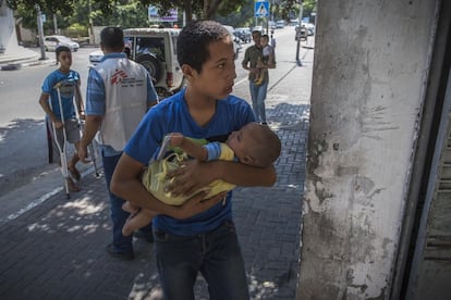 Desde 2007, Médicos Sin Fronteras tiene en Gaza una clínica de cuidados postoperatorios, rehabilitación y fisioterapia. Casi 200 heridos reciben atención médica y seguimiento en sus instalaciones.