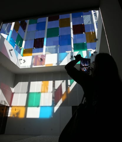Imagen interior del Cubo del Centre Pompidou Málaga.