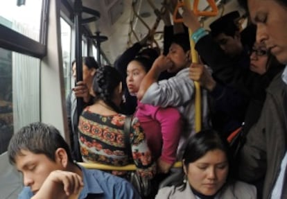 Un autobús público en Lima.