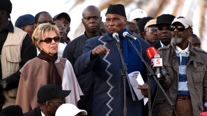 Abdoulaye Wade y su esposa Viviane durante un acto pol&iacute;tico en Dakar en 2015.