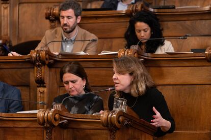 La líder de BComú en el ayuntamiento, Janet Sanz durante el pleno.