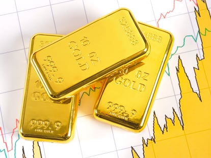 El oro supera los 2.000 dólares y se dirige a zona de récord