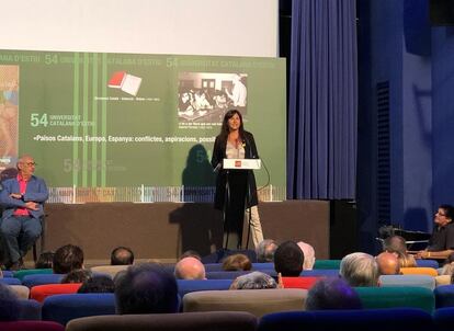 La presidenta de Junts, Laura Borràs, durante su conferencia en Prada de Conflent (Francia).