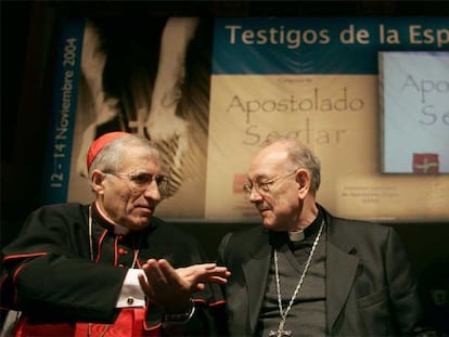 El cardenal Antonio María Rouco (izquierda) y el arzobispo Fernando Sebastián.