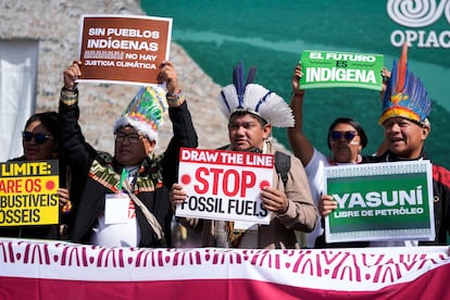 Líderes indígenas de la Amazonía protestan en la Cumbre Presidencial de la Organización del Tratado de Cooperación Amazónica, el 20 de agosto de 2025.