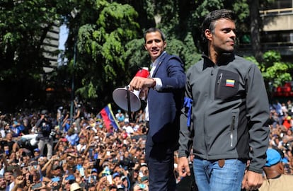 Juan Guaidó (l), with Leopoldo López at a demonstration on Tuesday.