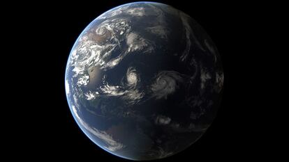 Composición del satélite Eumetsat que muestra los ciclones tropicales Goni y Atsani.