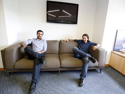 Alberto Garzón y Pablo Iglesias, en una reunión en la sede de Podemos el pasado verano.