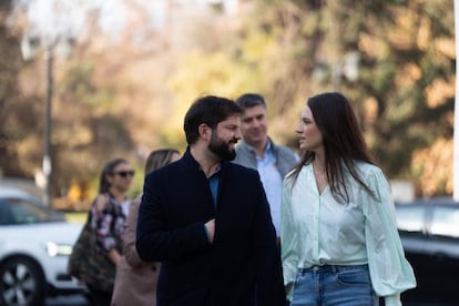 Gabriel Boric e Irina Karamanos