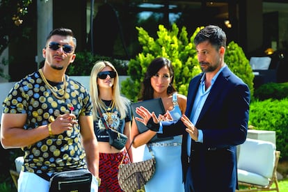 Khalid El Paisano, Aurora Moroni, Ana Isabelle y Hugo Silva, en 'Marbella'.