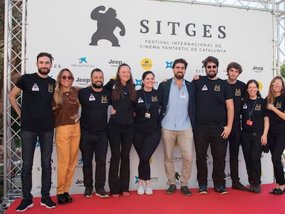 Andrea Giannone y Bernardo Gómez, socios de Filmarket Hub, en el centro, junto a su equipo.