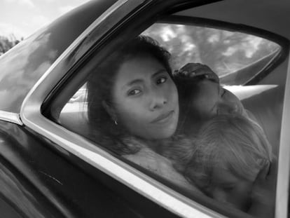 Yalitza Aparicio en su papel de Cleo, una empleada doméstica, en la película Roma. 