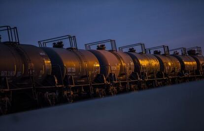 Contenedores en la terminal ferroviaria de Kinder Morgan en Richmond (California)