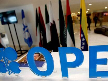 El petróleo cae el 6% en una semana clave para la OPEP