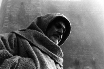 Sean Connery, en un fotograma de<i> El nombre de la rosa</i>, versión fílmica de la novela de Umberto Eco.