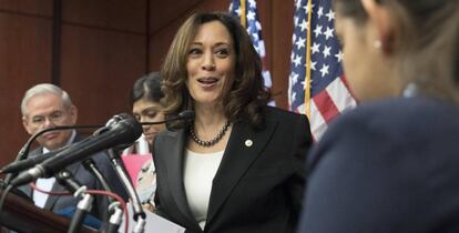 A senadora democrata de Califórnia Kamala Harris, em um ato em defesa dos imigrantes nos EUA.