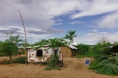 El supermercado Sarafina, a cargo de los refugiados de Etiopía, es el más grande de Kakuma, un campo de 192.200 refugiados situado en el noroeste de Kenia. Hay artículos escolares, productos para el hogar, vajilla, ropa, productos para bebés e incluso una bicicleta nueva.