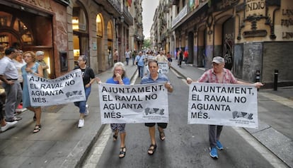 Alguns dels manifestants de l'associació de veïns del Raval