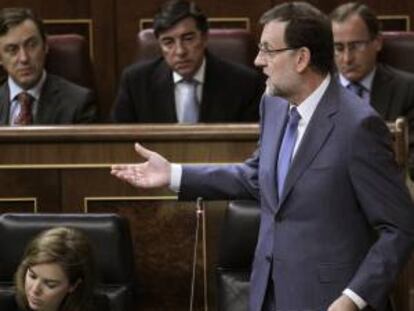 El presidente del Gobierno, Mariano Rajoy, durante su intervención en la sesión de control al Ejecutivo del pleno del Congreso. EFE/Archivo