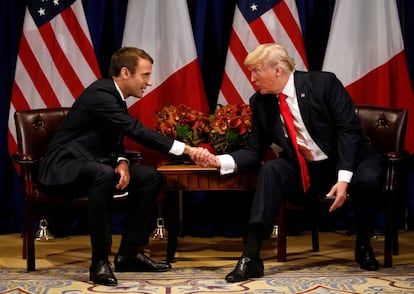 El presidente estadounidense Donald Trump se reúne con el presidente francés Emmanuel Macron, el 18 de septiembre de 2017 en Nueva York.  