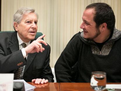 Carlos Jiménez Villarejo i David Fernàndez al Parlament.