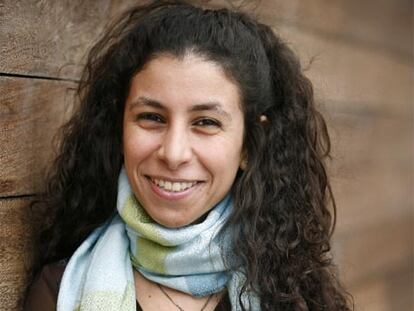 Aya Alwalid dice que llevar o no pañuelo debe ser decisión libre.