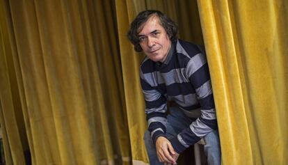 El escritor Mircea Cărtărescu, en la librería barcelonesa Nollegiu.