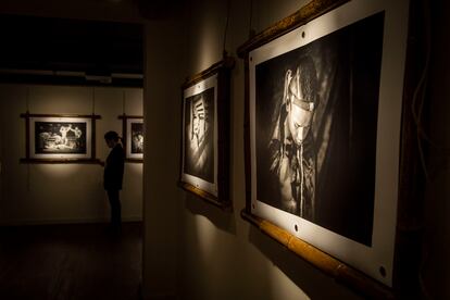 Fotografía de la exposición 'Luchadores del Siam' sobre el Muay Thai. 